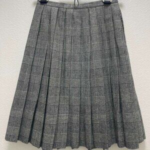 Vintage plaid pleated black and white skirt size extra small